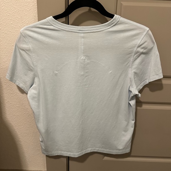 Lululemon Classic-Fit T-Shirt, light blue, Size 4 - Picture 2 of 2
